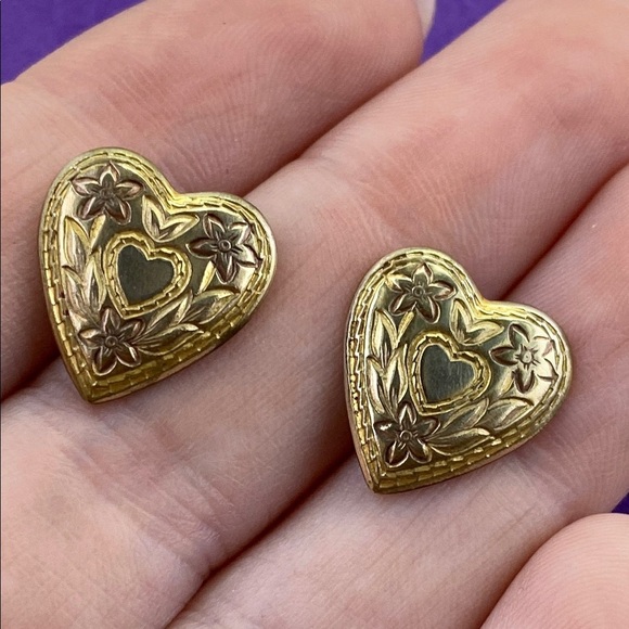 💛 Vintage Gold Plated Heart Floral Earrings - Picture 5 of 6